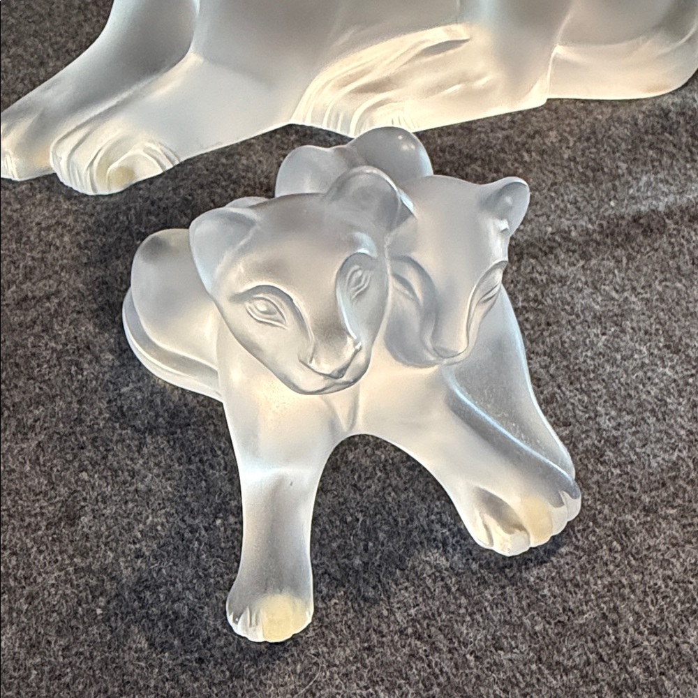 Lalique Frosted Crystal Lion Family Figurines - Picture 4 of 5